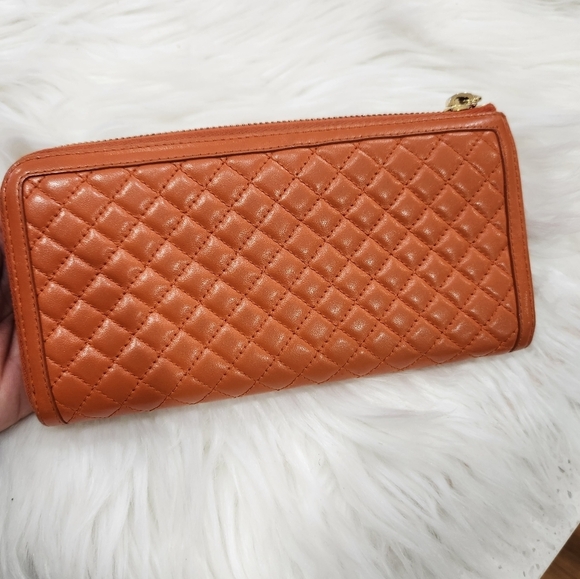 🔹️PRADA🔹️  orange quilted leather wallet with prada card COA✨️🧡 - Picture 3 of 8